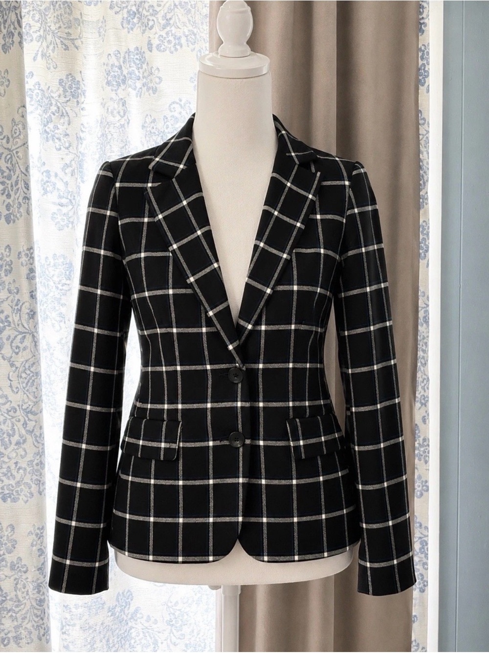 NWOT Forever 21 Black Windowpane Two-Button Blazer